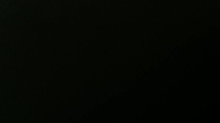 Жена берет хуй в рот и нежно сосет