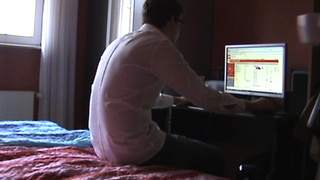 Подружка блондинка скачет сверху на члене друга