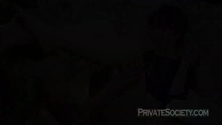 Жена с мужем классно потрахались дома на диване