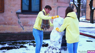 Без чувственного секса никак не согреться смазливой Mirka Bay после зимней прогулки