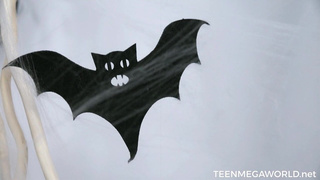 Русский анал на Хэллоуин с залетом в жопу ведьме Margo Von Teese